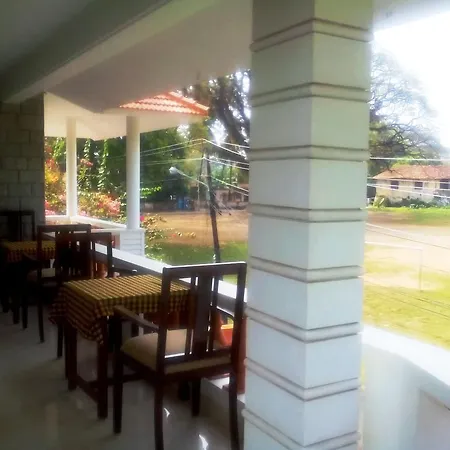 Hebron Inn Kochi Exterior photo